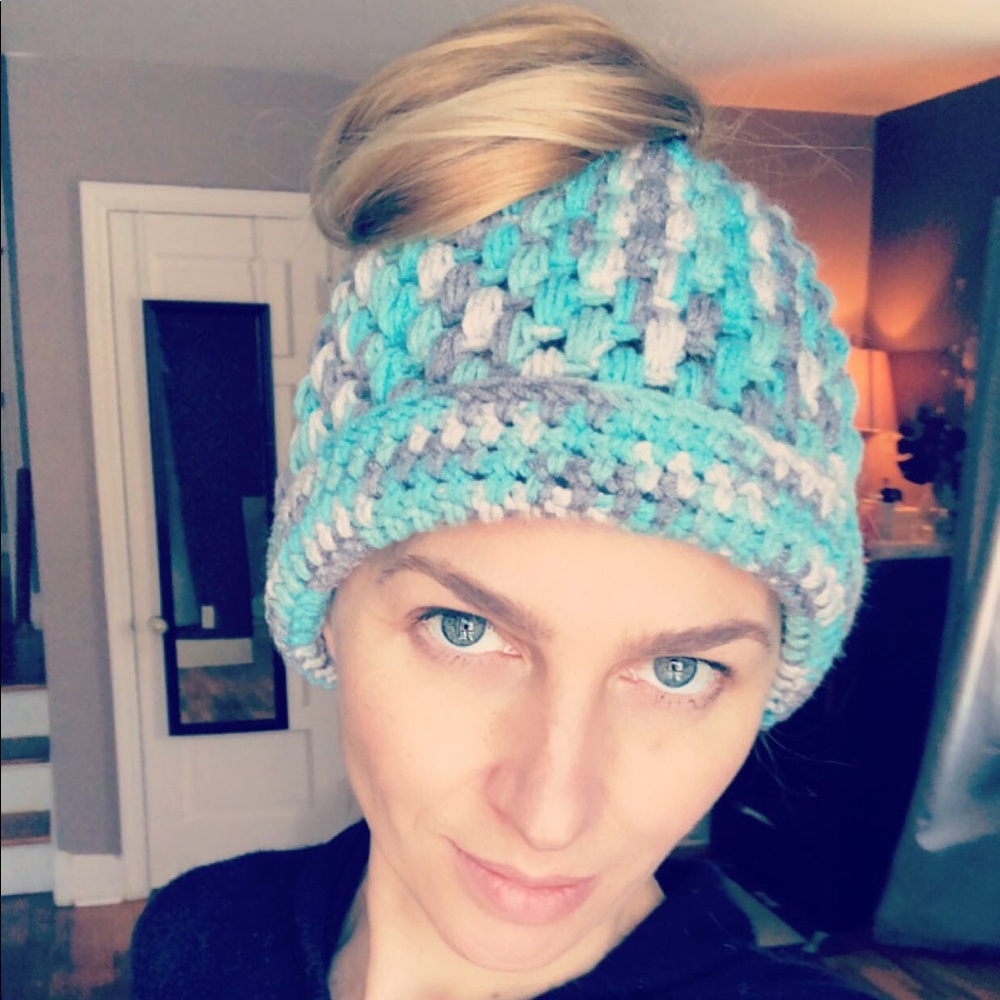 Messy bun beanie 💕hand made ✨❌sold